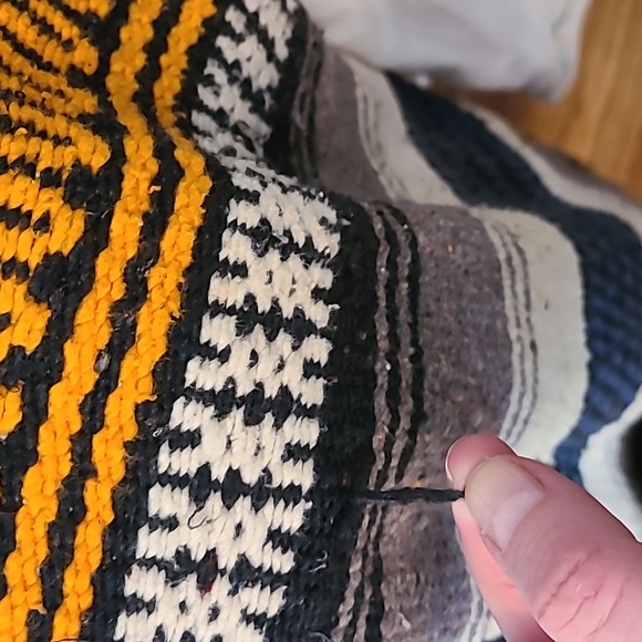 VTG Serape Poncho Wool Blanket Vest with Fringe. Western, Boho, Festival Pattern - Picture 5 of 11